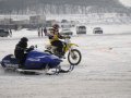 Снегоходы, квадро- и мотоциклы соревновались на льду Амурского залива