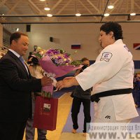 Анатолий Рахлин и женская сборная России по дзюдо поблагодарили владивостокцев за теплый прием
