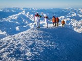 1 февраля Олимпийский огонь зажжен на вершине самой высокой горы Европы – Эльбрус. Фото