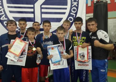 Лесозаводские спортсмены достойно выступили на турнире по кикбоксингу