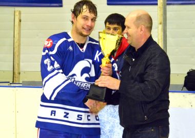 "Цунами" - победители чемпионата Владивостока по хоккею