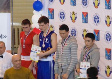 Чемпионат Дальнего Востока по боксу памяти Валерия Попенченко завершился в Магадане
