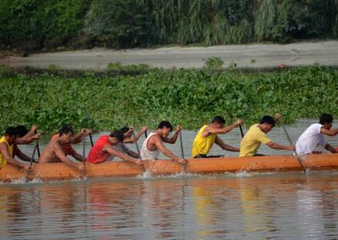 Гонки на лодках-дракон в китайском городе Чжэньюань внесены в список национального культурного наследия