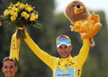 Итальянский велогонщик Винченцо Нибали стал победителем "Тур де Франс"