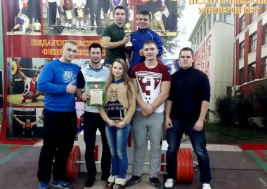 Тяжелоатлеты Приморья завоевали золотые награды на чемпионате России среди студентов