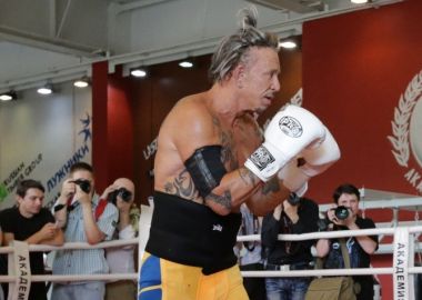 Голливудский актер Микки Рурк выйдет на боксерский ринг в Москве