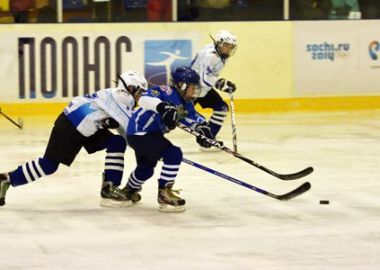 Владивостокская команда «Полюс» принимает участие в международном хоккейном турнире