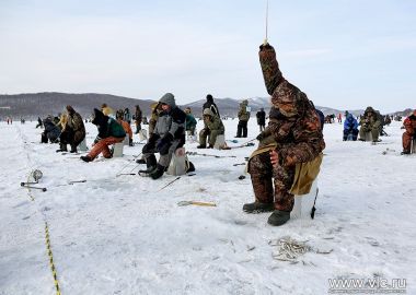 Краевой чемпионат по зимней рыбалке и «Рождественские колядки» пройдут 6 января в бухте Новик