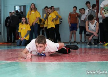 Военно-спортивные эстафеты проходят в школах Владивостока