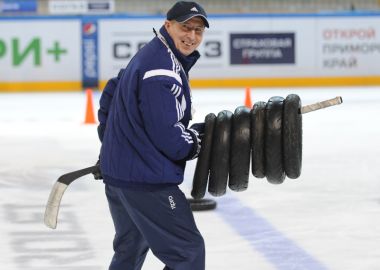 Тренер-преподаватель хоккейной школы ХК «Адмирал» Николай Мишин: «Вратари – это другой вид спорта»