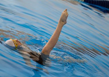 Во Владивостоке стартовали краевые соревнования по синхронному плаванию
