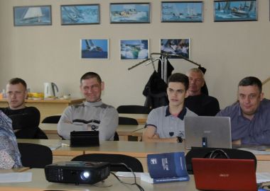 Во Владивостоке завершился дальневосточный семинар судей по парусному спорту