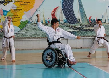Для приморских спортсменов-инвалидов состоялся мастер-класс чемпиона России по каратэ