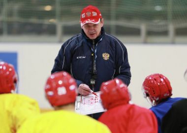 Хоккейная "молодежка" РФ пройдет проверку перед ЧМ в матчах суперсерии в Канаде