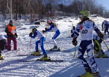 Центр зимних видов спорта «Синяя сопка» объявляет набор в секции горнолыжного спорта и сноуборда