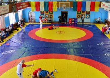 Спортсменки из Владивостока взяли командное золото в чемпионатах по самбо и сумо