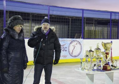 В Артеме проходит хоккейный турнир памяти тренера Дмитрия Ашуркина
