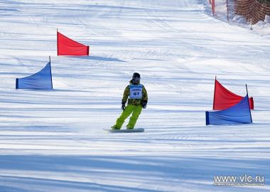 Более 80 спортсменов приняли участие в чемпионате Владивостока по сноуборду
