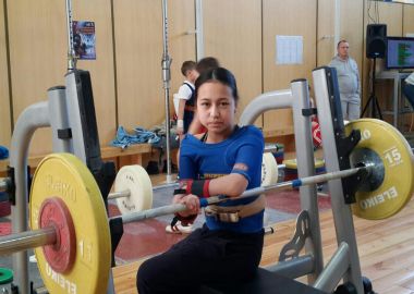 Юная спортсменка из Дальнегорска завоевала «серебро» Первенства России по пауэрлифтингу