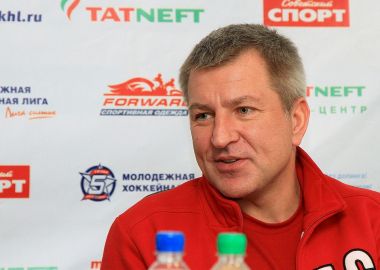 Олимпийскую сборную России по хоккею возглавит тренер ХК 