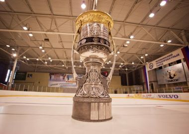 Столица Приморья впервые в своей истории встречает главный трофей КХЛ