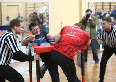 Во Владивостоке пройдет открытый чемпионат города по армрестлингу «Стальная рука»