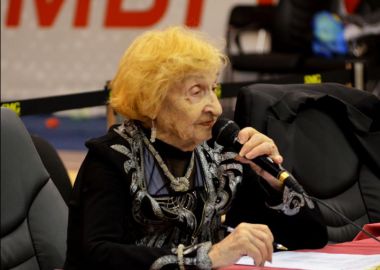 Во Владивостоке установили мемориальную доску заслуженному тренеру РСФСР Юлии Агронской