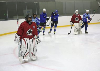 Спортивный клуб «Полюс» во Владивостоке приглашает на открытую тренировку по хоккею