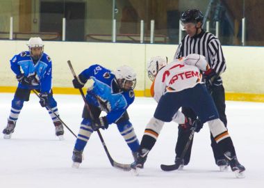 Юные хоккеисты сражаются за место в плей-офф