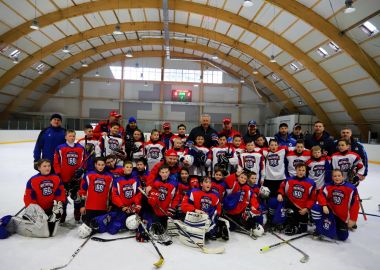 Легенды отечественного хоккея дали мастер-класс приморским мальчишкам