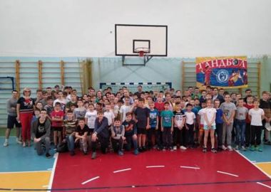 Школьники Владивостока встретились с двукратным олимпийским чемпионом