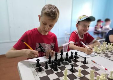Юные шахматисты Приморья отдыхают и тренируются в профильном лагере