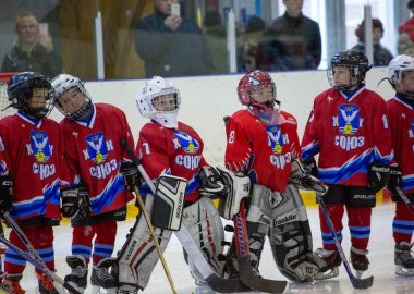 На лед вышли самые маленькие воспитанники хоккейных школ Приморья
