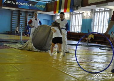 Школьницы Владивостока продемонстрируют элементы борьбы самбо на соревнованиях «Спортивная осень»