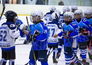Юные приморские хоккеисты сражаются за выход в плей-офф