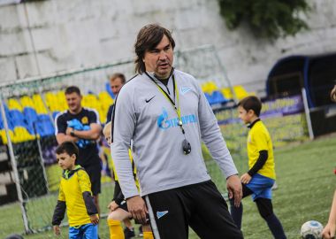Тренеры Академии «Зенита» дали мастер-класс юным приморским футболистам