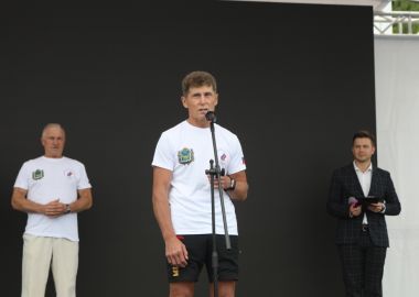 Олег Кожемяко поздравил приморцев с Днем физкультурника