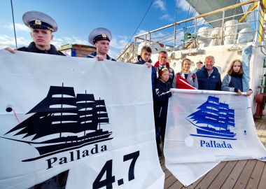 Юным яхтсменам Владивостока вручили паруса с логотипом «Паллады»