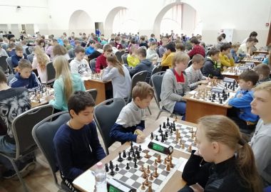 Шахматный турнир во Владивостоке собрал более 400 участников
