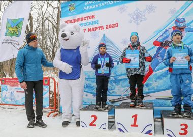 Лыжная гонка в честь Международного женского дня собрала более 300 спортсменов Приморья