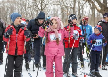 Лыжная гонка в честь Международного женского дня собрала более 300 спортсменов Приморья