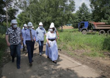 Олег Кожемяко потребовал ускорить темпы строительства гребной базы в Лозовом